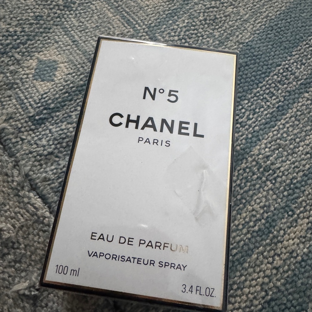 CHANEL No. 5 Eau de Parfum with Gold Hue